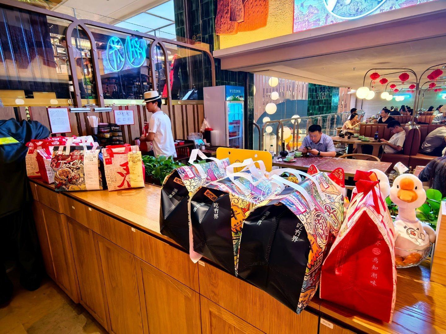 #阳光信用[超话]#给大家推荐一下宝藏美食店「潮界」[心][心][心] 我是在静