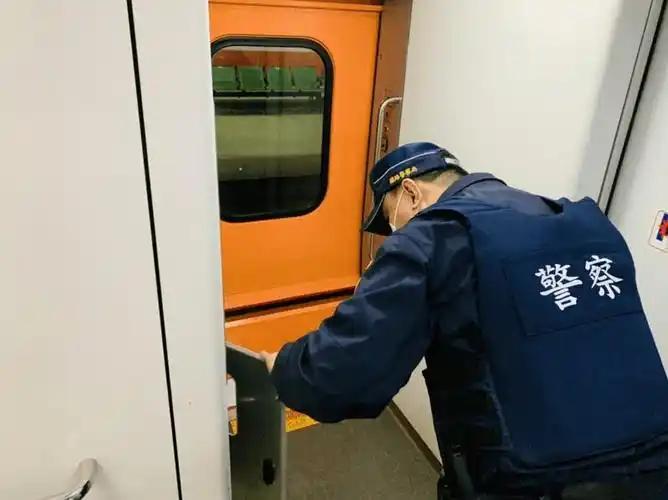 “22日下午引爆炸弹”，台湾再传地铁系统接获炸弹预告 ，台铁：已全面加强戒备！据