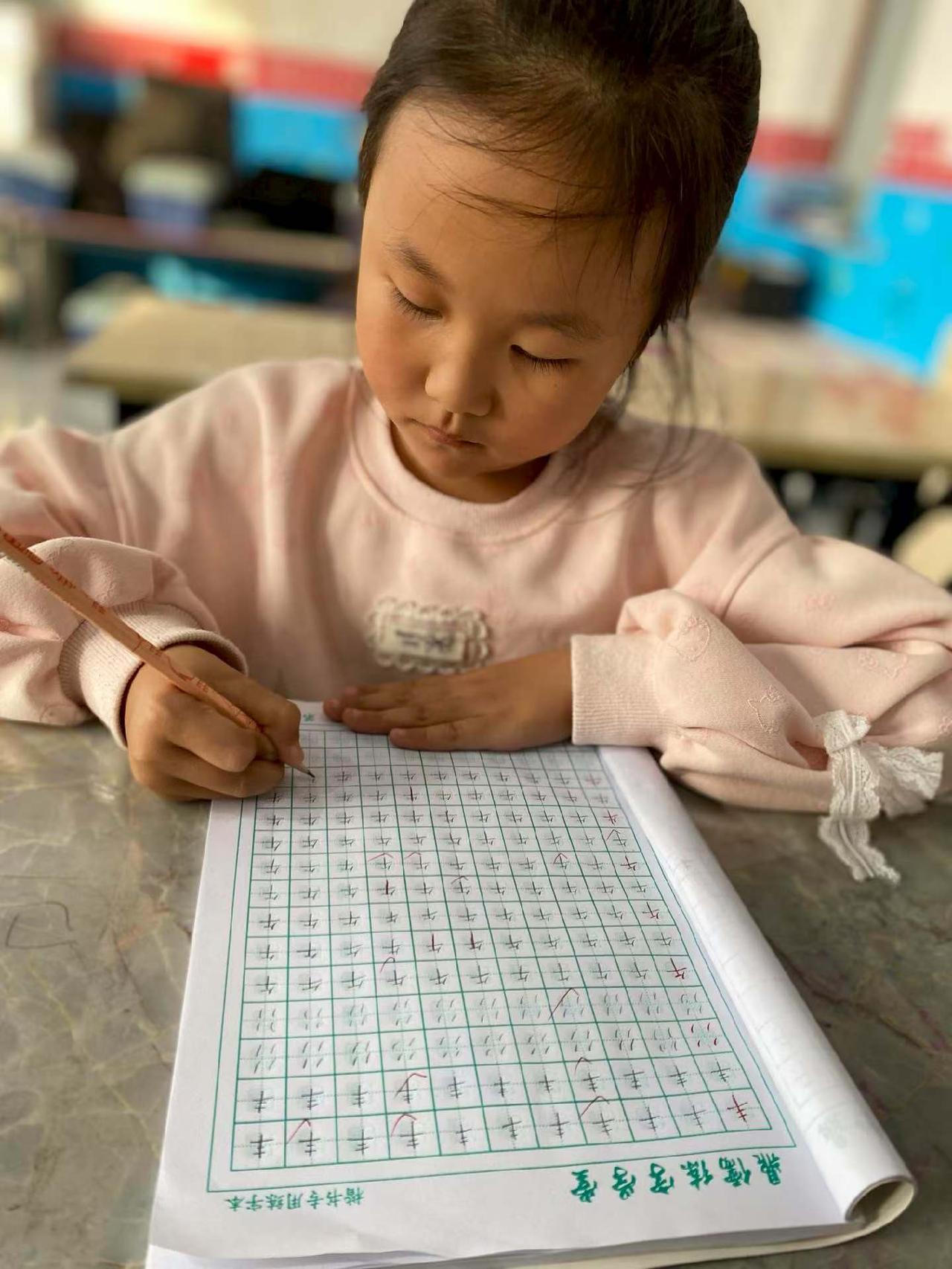 小小书法家，用心练字每一天📝💕