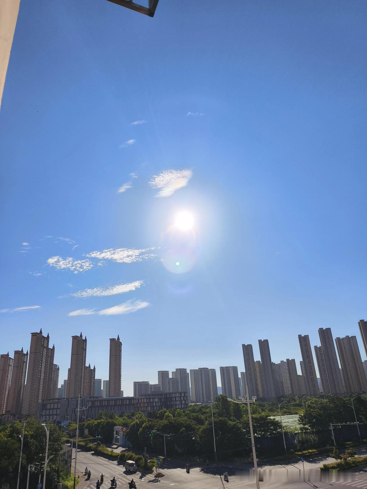 毛主席1957年在会见莫斯科中国留苏青年学生时所说：“世界是你们的，也是我们的，