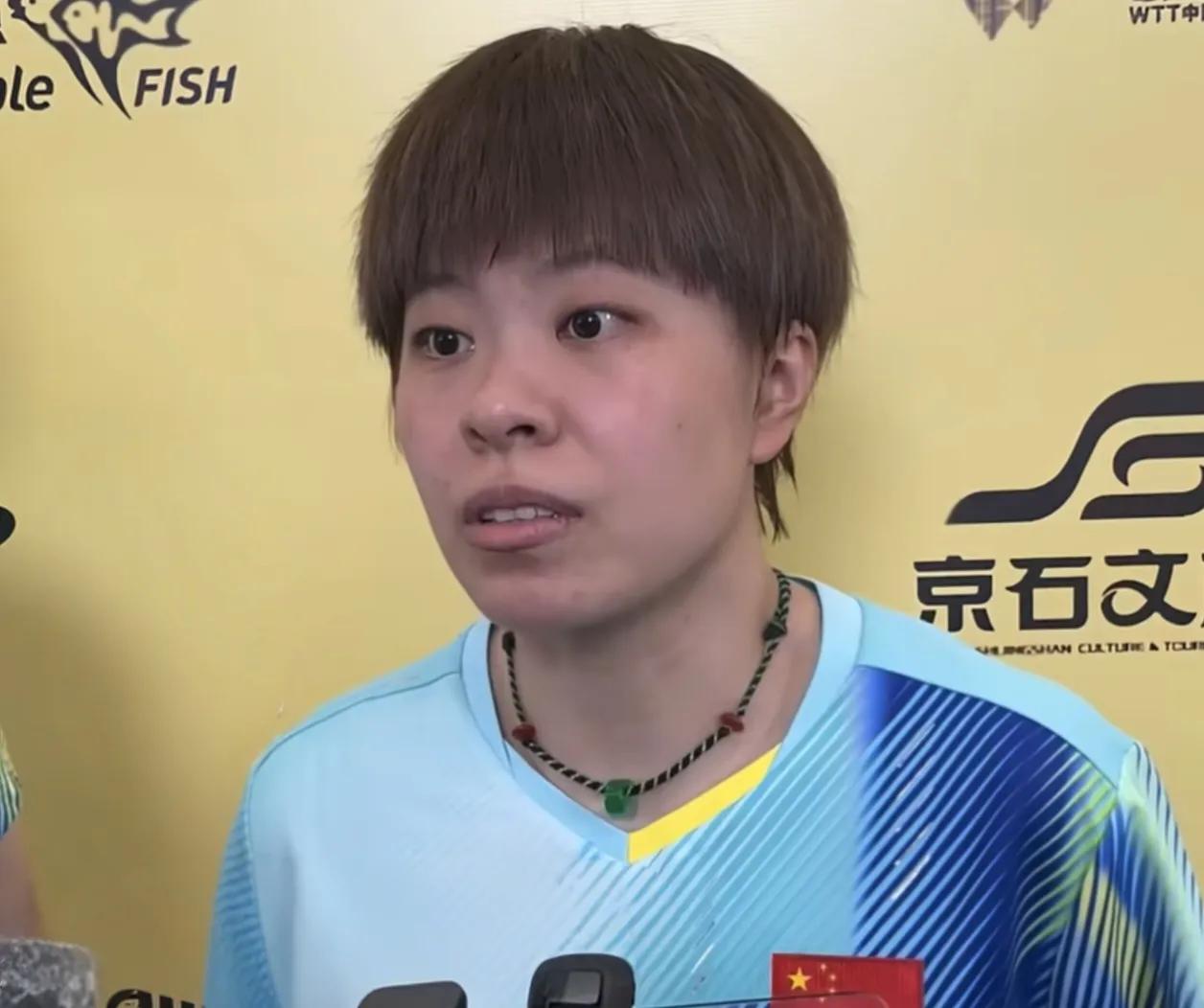 王艺迪也是劳模级的啦。
WTT中国大满贯比赛上，
也是女单、女双、混双三项参加，