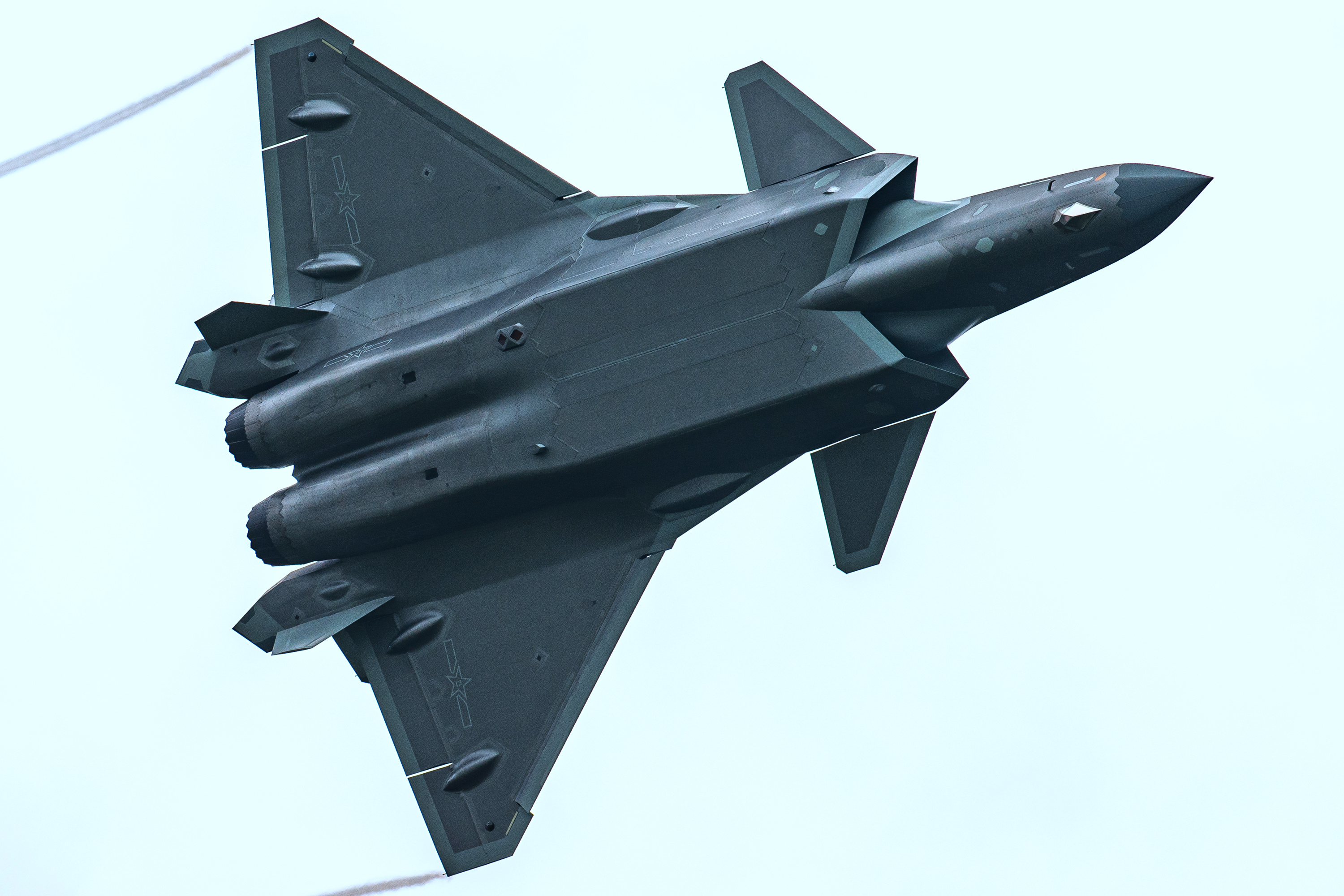 #航空新视野[超话]# 歼-20隐形战斗机无水印大图，已发V+。电脑里的老图太多