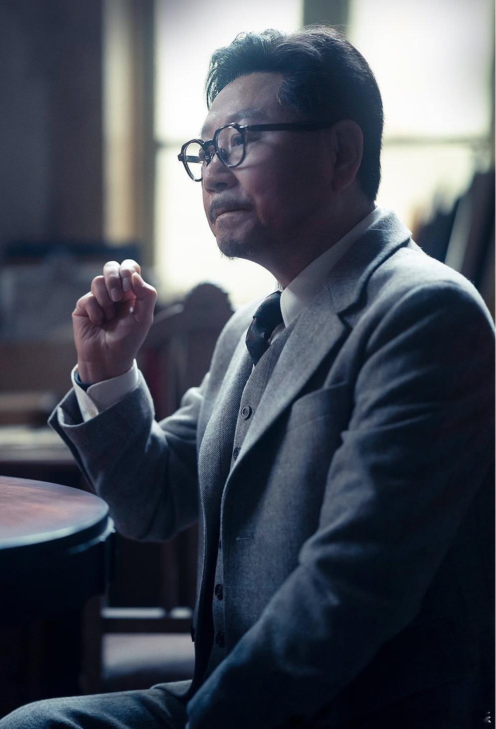 范伟六十多岁正是就业的当打之年史彭元就业了范伟也别闲着 等了太久终于等到今天，范