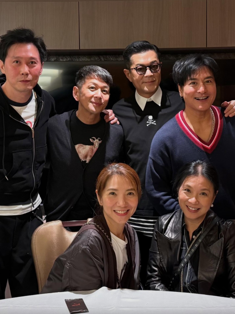 古天乐近日与经典剧集《阿Sir早晨》的演员们聚会，世纪合照瞬间勾起无数观众的集体