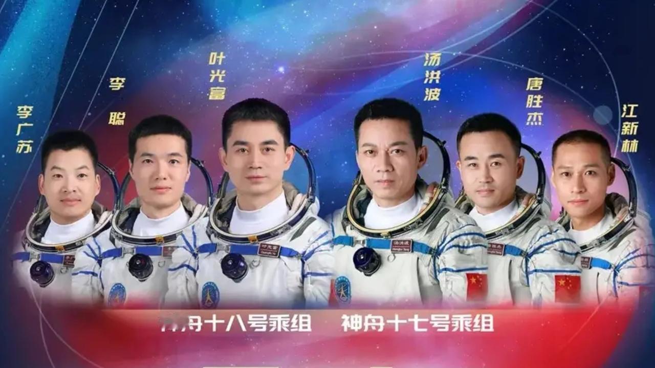 李白是伟大的浪漫主义诗人，他有许多诗句都与月亮、星星有关，例如：
床前明月光，疑