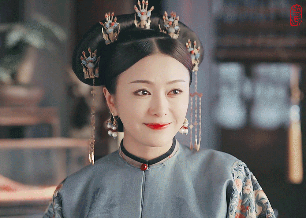 秦岚真的，原谅我年轻时get不到她的美，她后来成了我心里唯一的白月光皇后[比心]