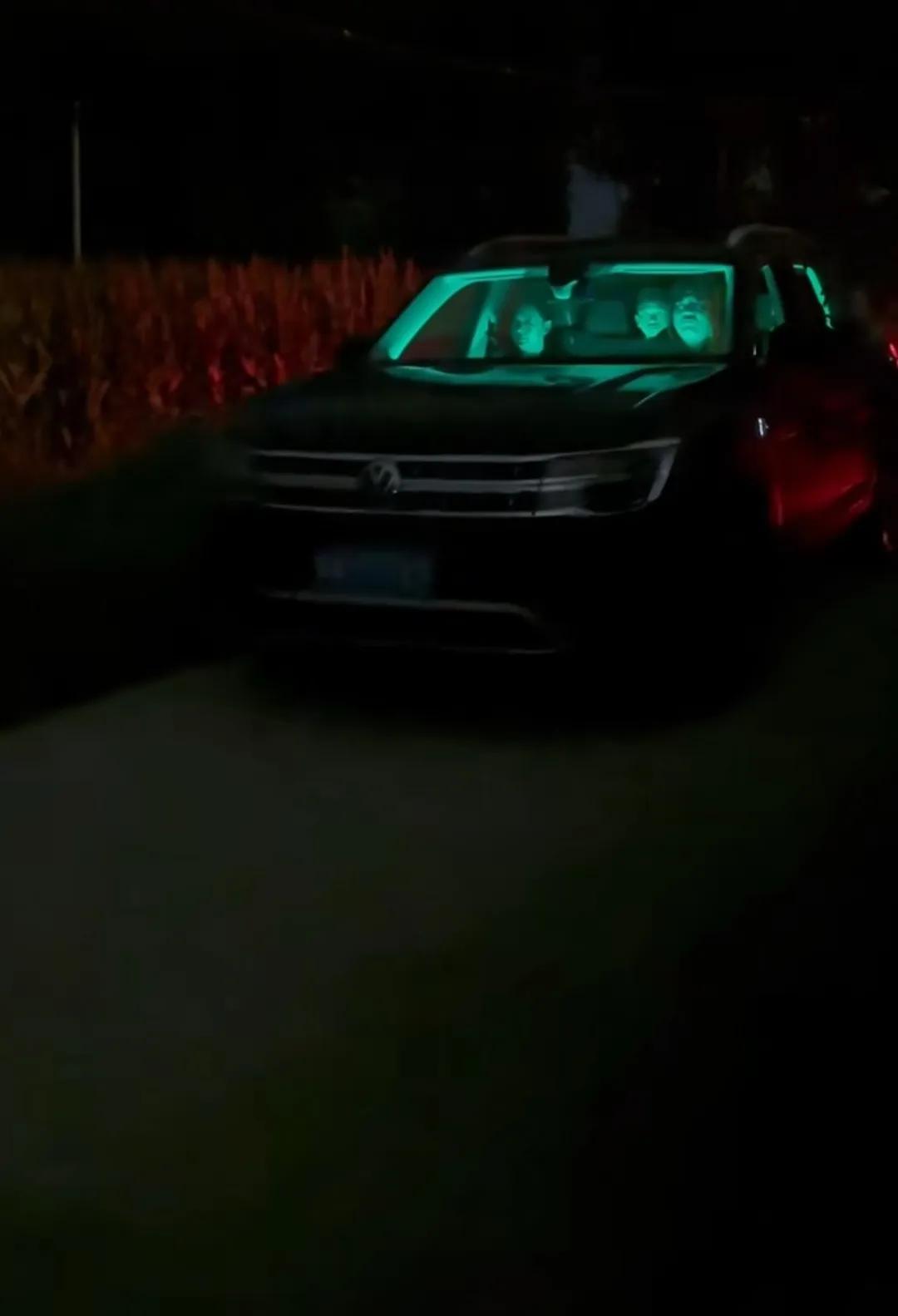 朋友说刚改了爆帅的氛围灯