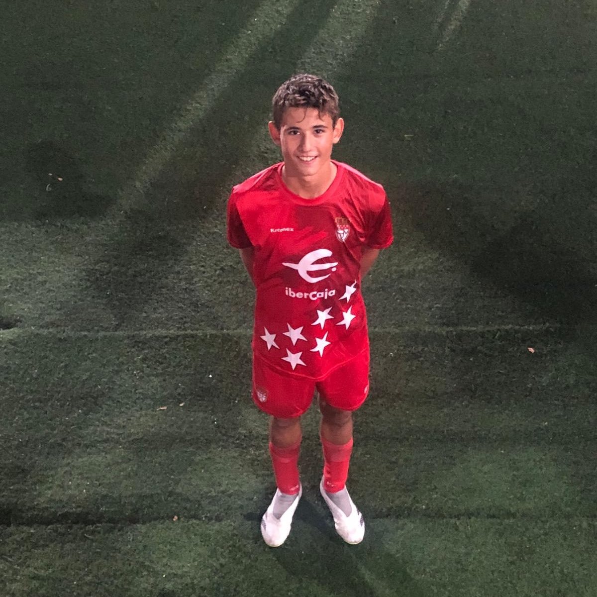 【ESPN记者Rodra】皇马已签下15岁的马竞青训球员 阿德里安·贝尔萨。马竞