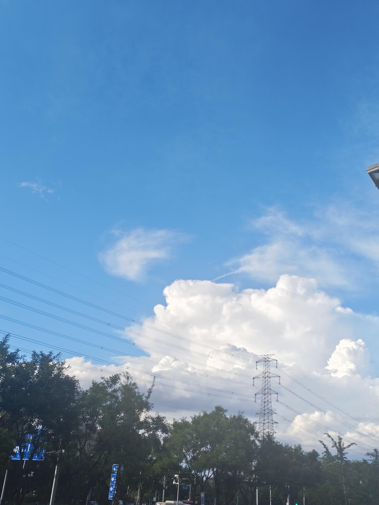 戒掉讨好型人格后，我终于活得不累了
 
你是不是总习惯性迁就别人，委屈自己，生怕