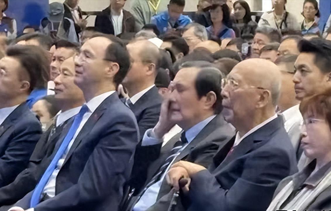 郑丽文走马上任，马英九落泪；洪秀柱给出建议，侯友宜彻底不演了

11月1日，郑丽