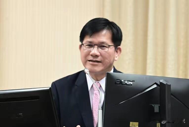 林佳龙又出来放话炒作了！
 
今天是6月12日，台湾地区外事部门负责人林佳龙，针