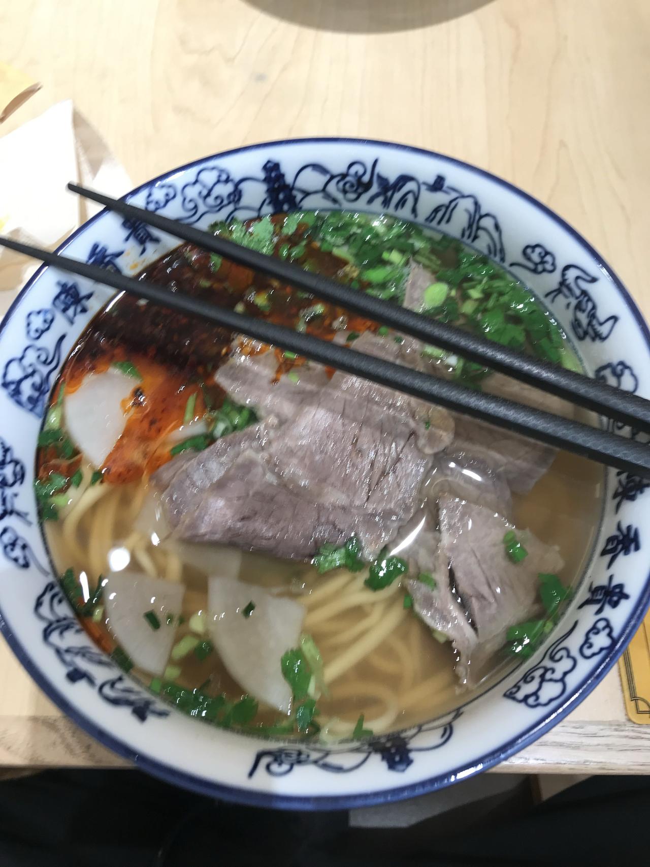 全国兰州拉面馆最多的省份，

第十名、陕西，门店1250家，市场规模85亿元。面