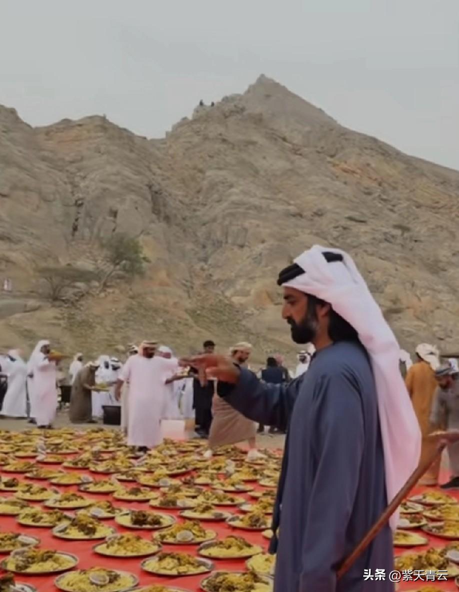 头上一块布！
天下我最富！[偷笑]