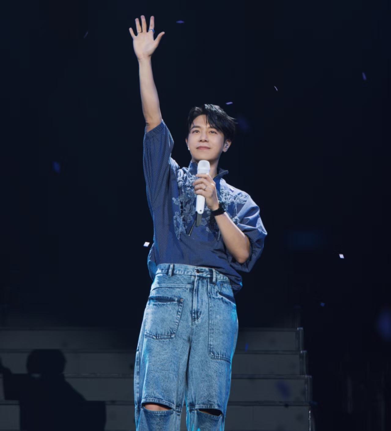 浪姐披哥组队给韦礼安巡演打call没想到韦礼安披哥2年了还有售后 经典曲目+全新