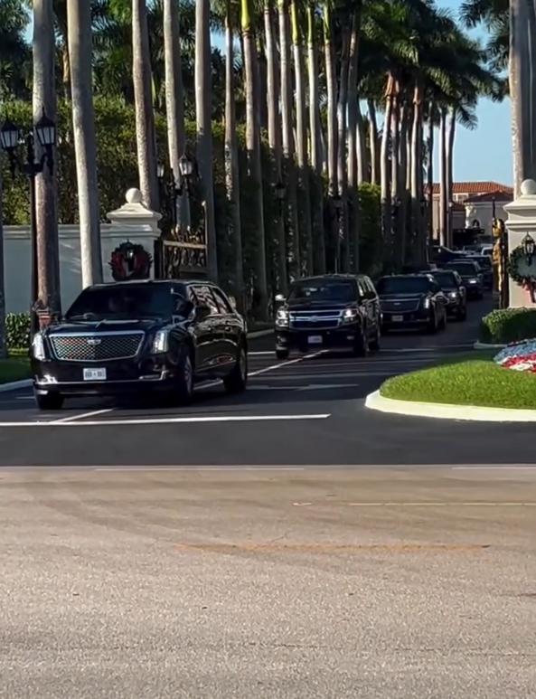 当地时间12月27日，特朗普打完高尔夫球后返回海湖庄园。12月28日，将在海湖庄