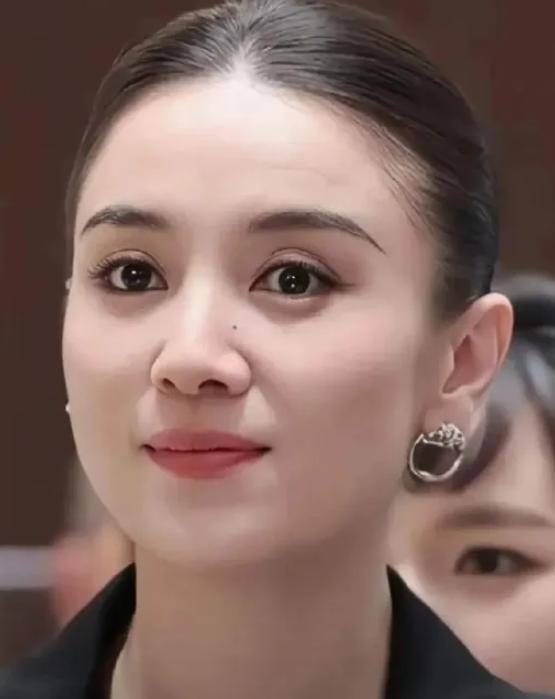 《山花烂漫时》选角时，导演费振翔碰了一鼻子灰，谁知宋佳一没谈价二没讲条件，张口就