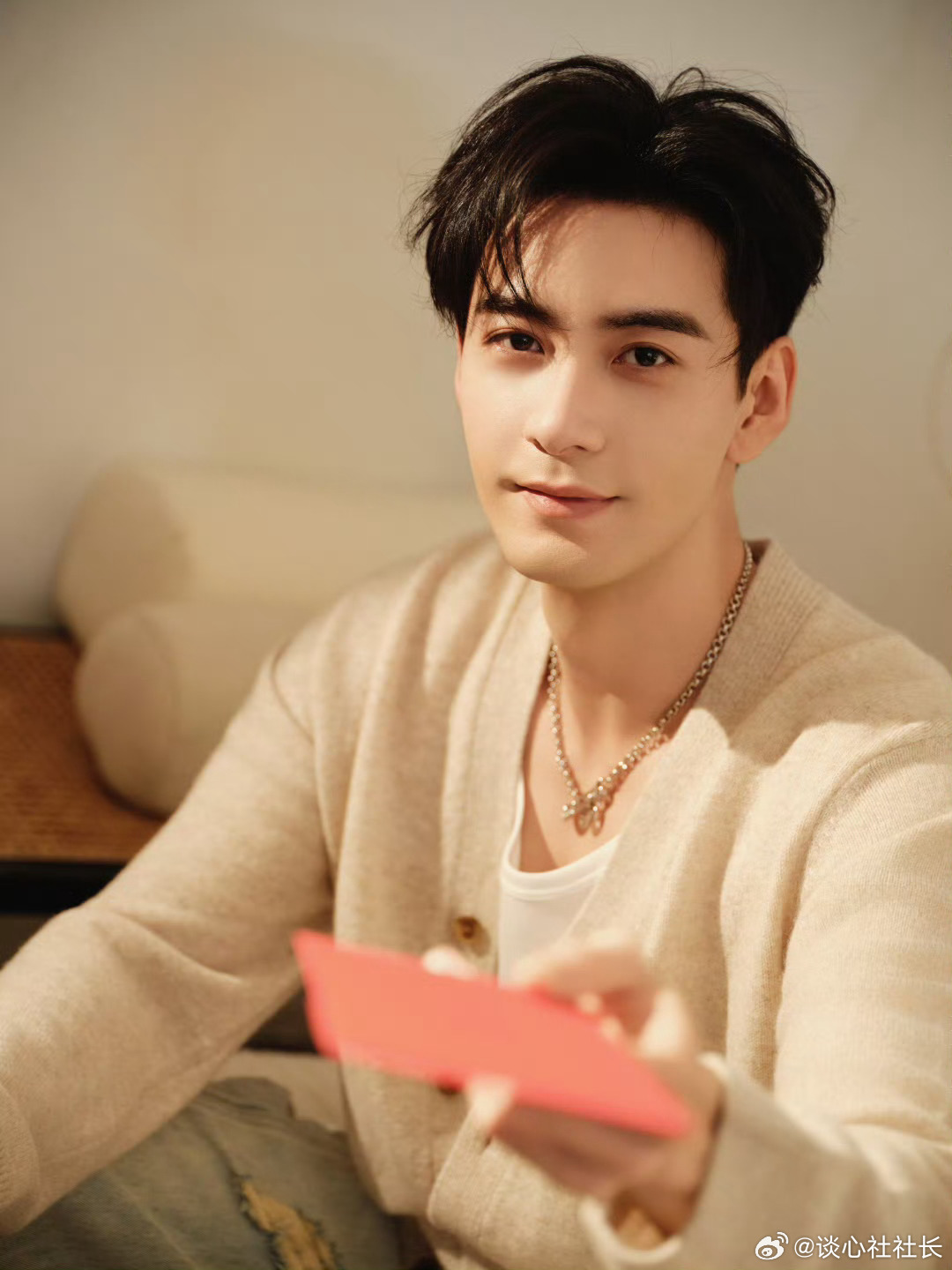 【期待陈星旭更多优秀作品】祝演员生日快乐🎂荧幕之上，你是深情腹黑的太子，是清冷