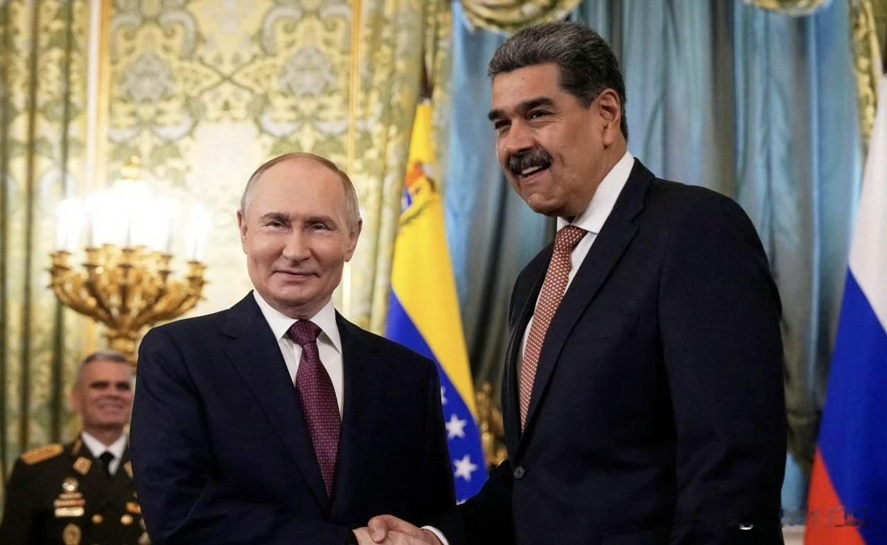 俄罗斯总统普京周四与委内瑞拉总统尼古拉斯·马杜罗通电话，向他保证莫斯科对其政府的