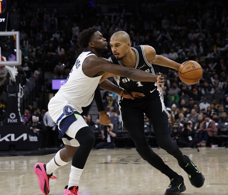 🤔美媒晒全明星正赛MVP概率：文班亚马28%断档第一 坎宁安 布朗 华子 排2