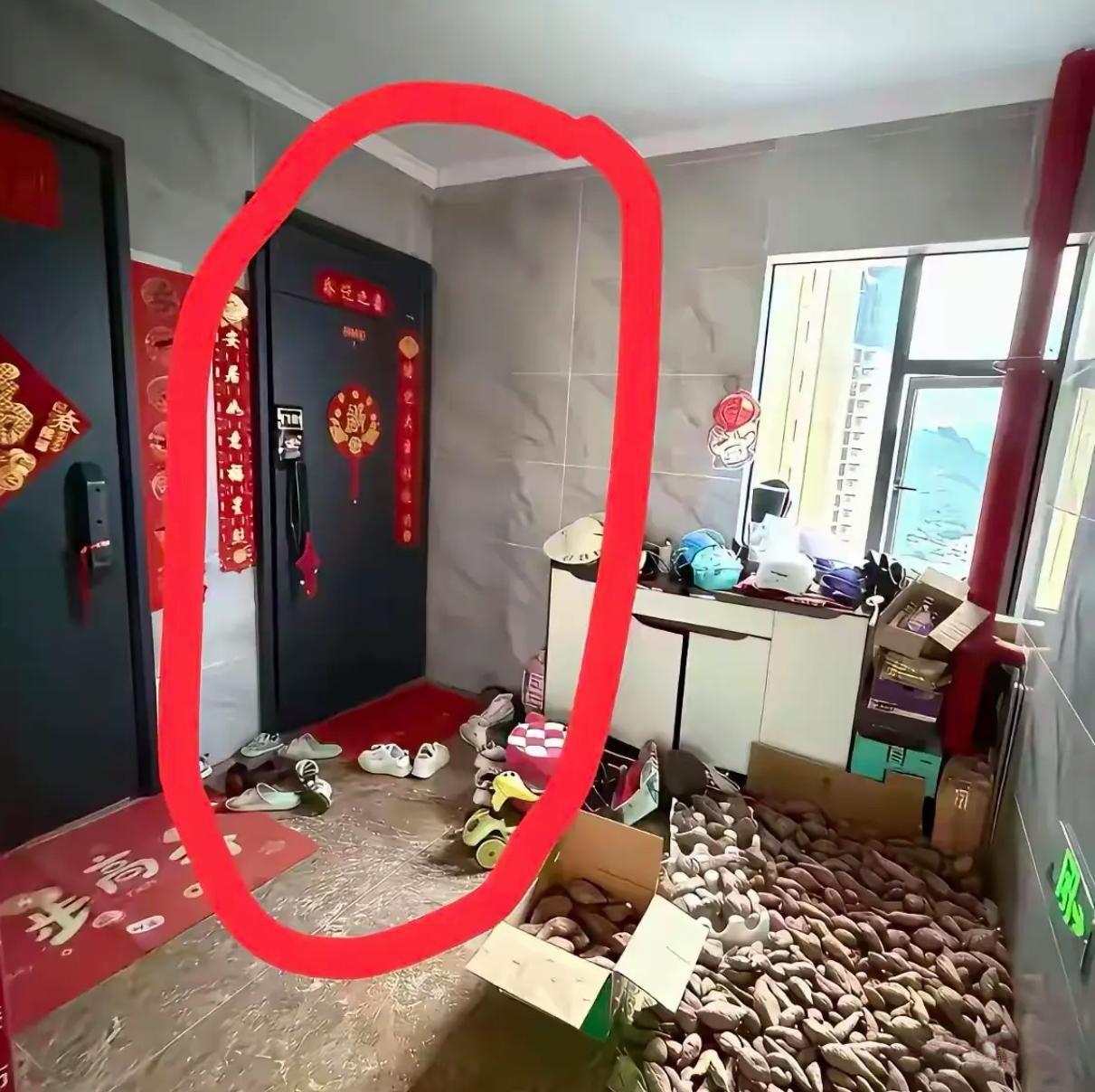 对于这样的邻居该怎么办？不是公共空间吗 