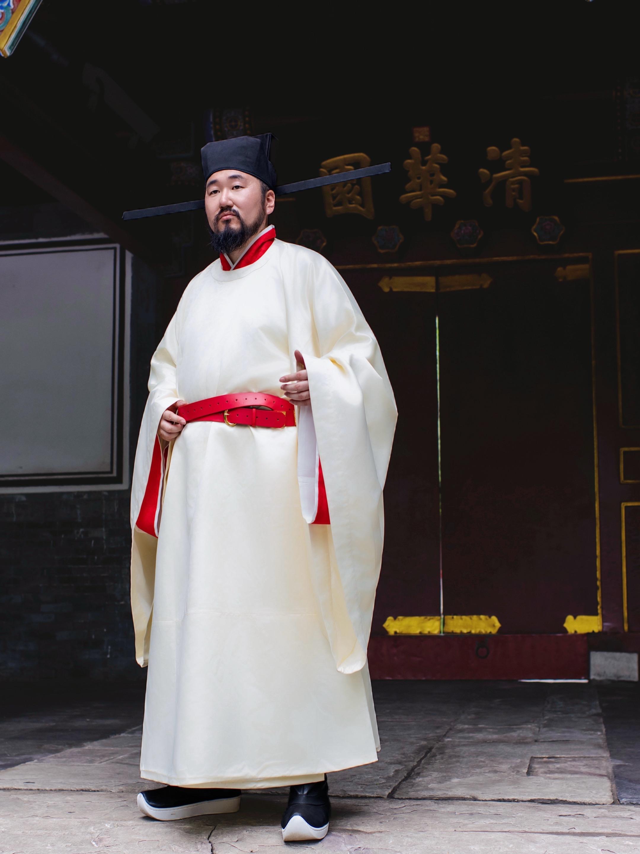 你觉得宋徽宗有资格在清华大学任教吗？诸事皆能，独不能为君。 当皇帝：不...