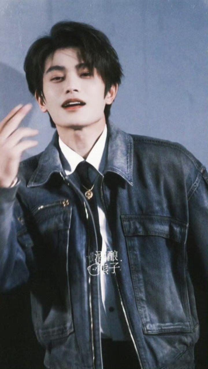 dyx 亦不离不弃。以万水为凭，许斗转星移，亦一路同行。