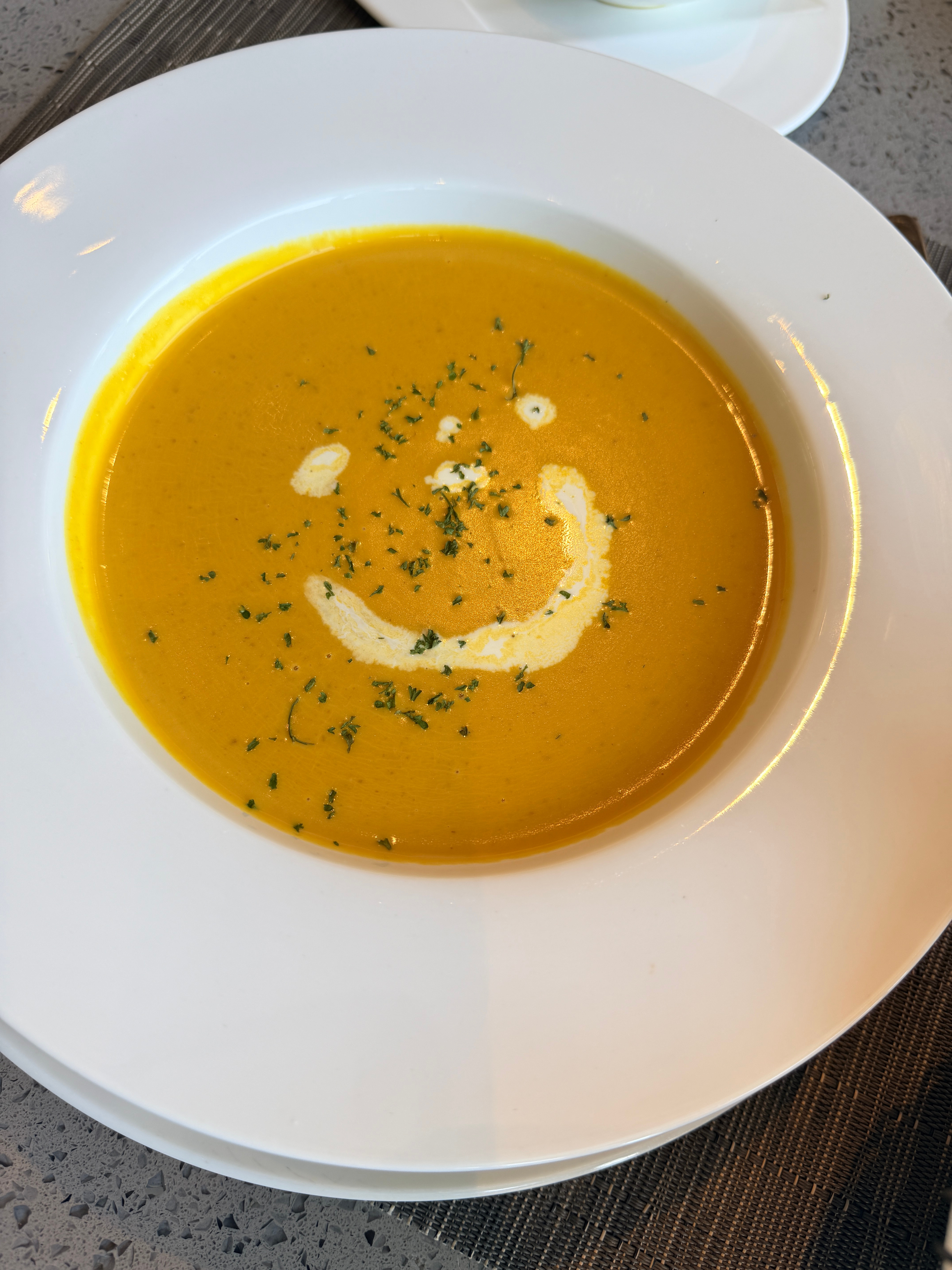 短暂逃离Rainy day珠海这个酒店有点像在三亚菡菡子的日常