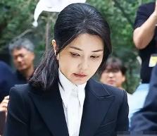 果然不出所料，李在明要整死尹锡悦的套路已凸显，那就是，先把尹的亲信死党和夫人给整