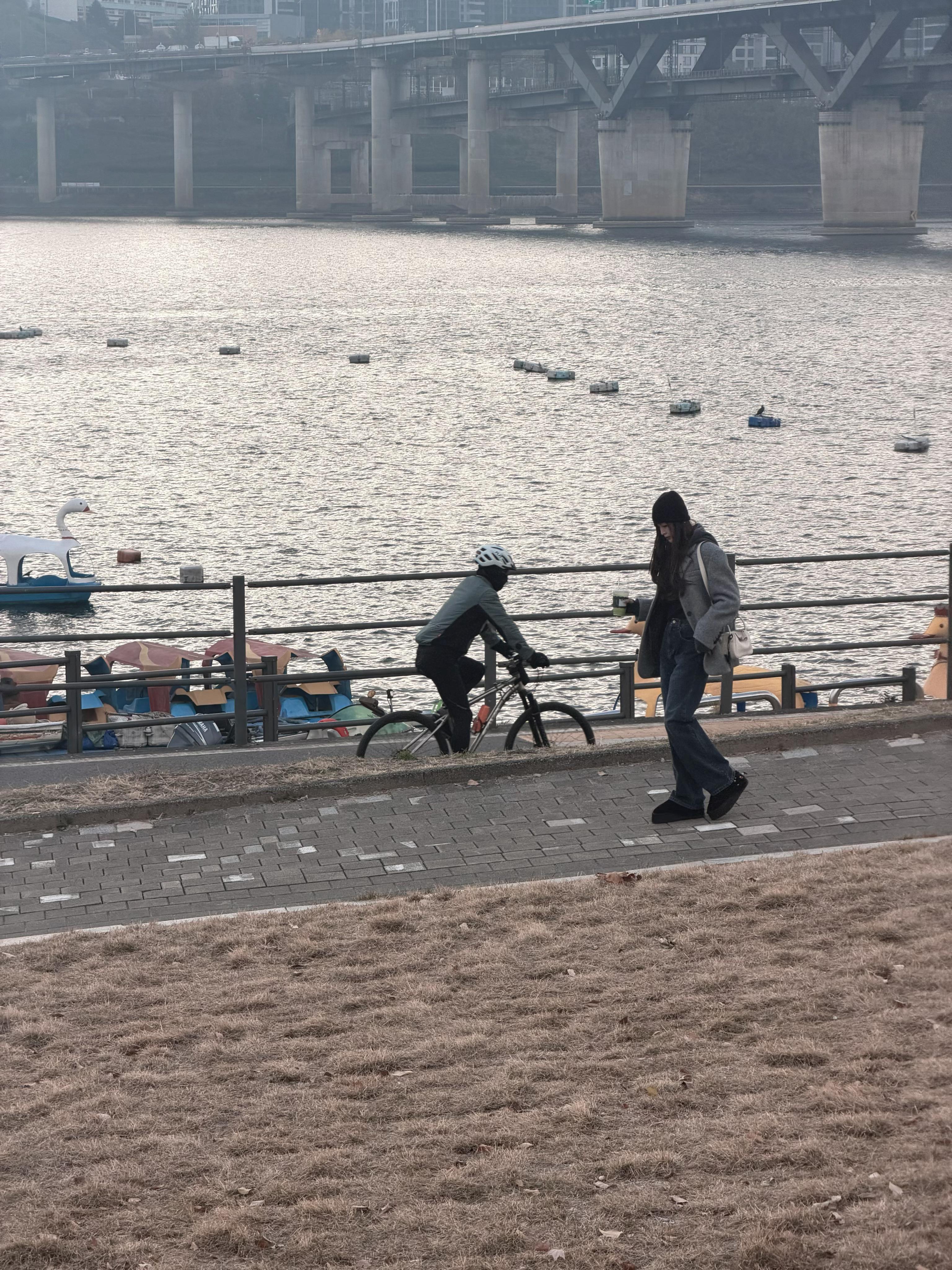 吴宣仪wxy吴宣仪有戏 在十一月的最后一天，我们的超喜欢和发帖人数上升！超不错的