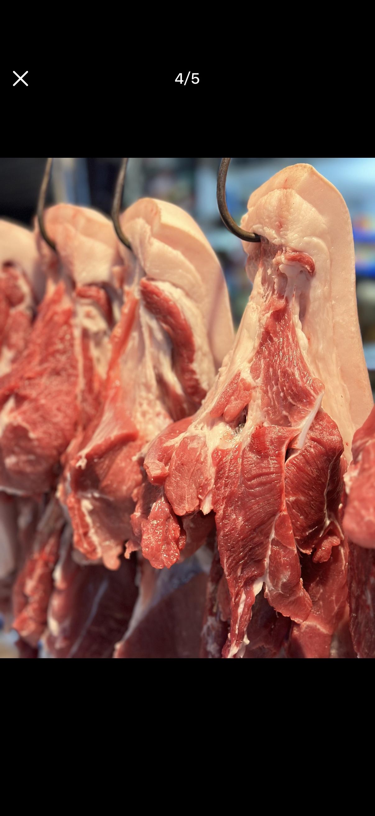 原来我一直分不清土猪肉和普通猪肉！
看着这两块肉，一个深一个浅，我以为深色的是土