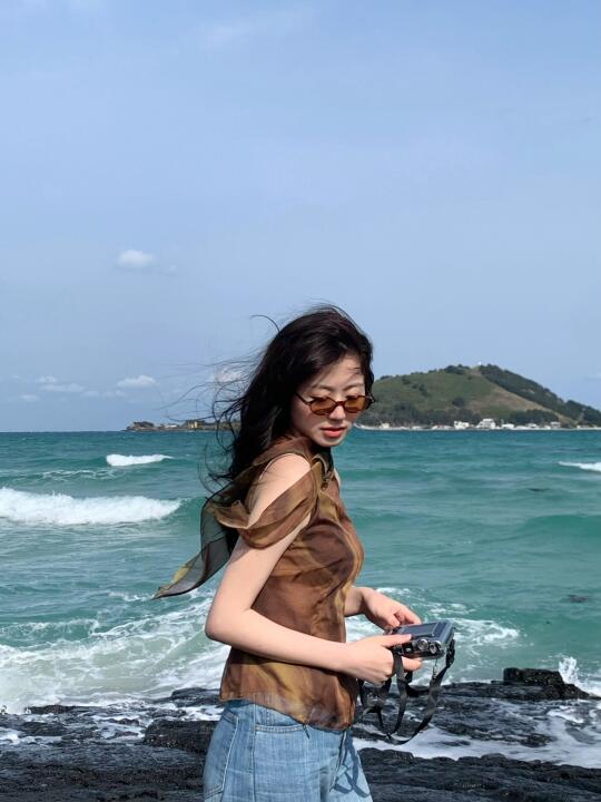 🌊海畔悠风 衣影绰约