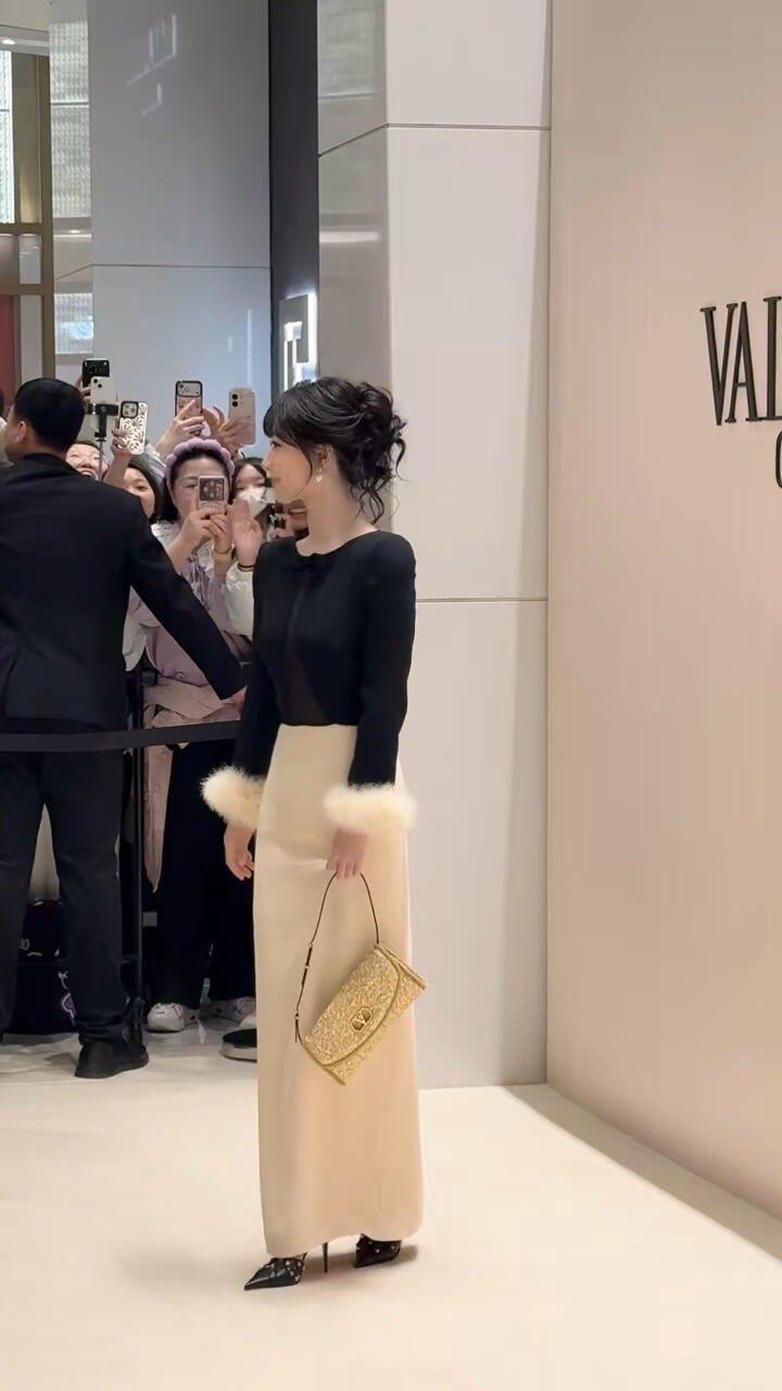 杨紫这么高，为啥上镜不显个