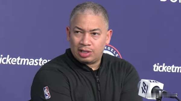 赢球仍不满！小卡和泰伦-卢赛后集体吐槽裁判吹偏哨


NBA常规赛今日上演洛城德