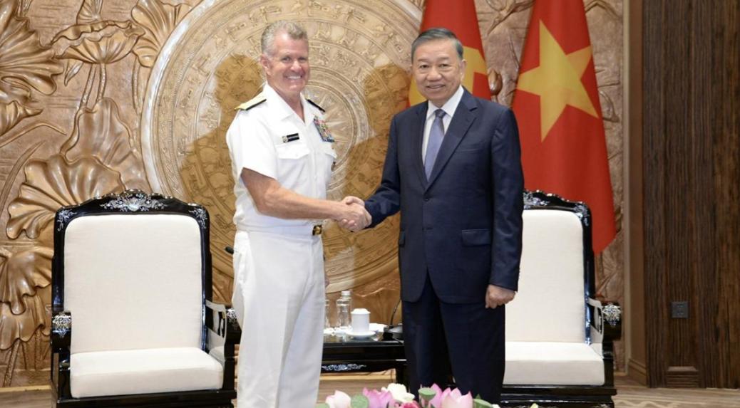 美国太平洋司令部司令帕帕罗上将到访越南，越方最高领导人亲自设宴招待，这待遇给得相