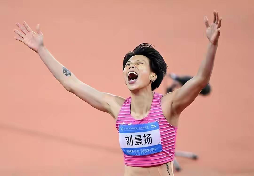 王铎：祝福刘景扬
这个在全运会一举击败了吴艳妮的人，成就了自己的100米栏的冠军