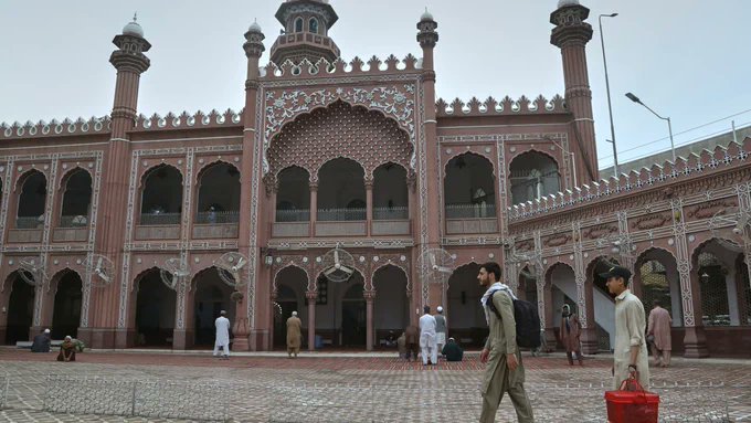 美国国务院将永久关闭驻巴基斯坦白沙瓦总领事馆，这是距阿富汗边境最近的美国外交机构