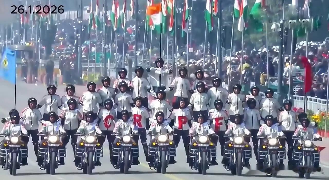 印度杂技式阅兵有没有可能是一种战忽式阅兵？昨天印度又又又开始了摩托车杂技阅兵式，