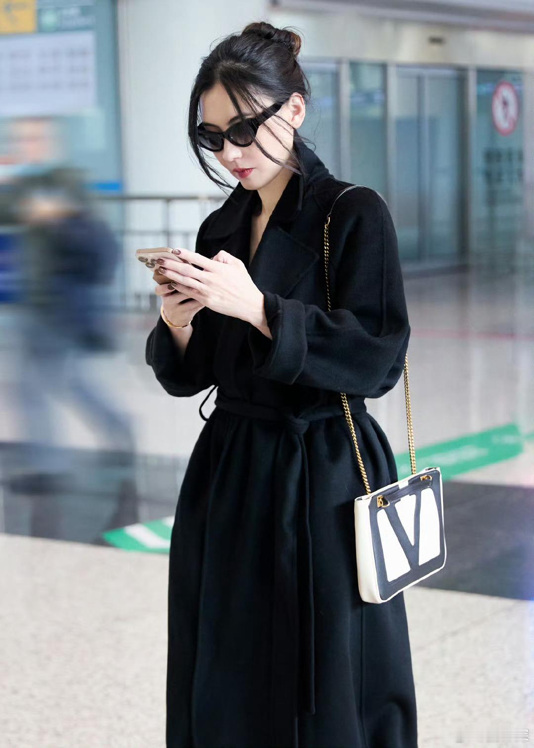 张柏芝allblack造型  怎么能美成这样[抓狂][抓狂] 