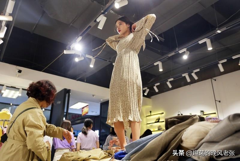 聊聊平台购物那些事儿。最近有网友碰到个问题，买家买的物品已在平台完成退货，申请退