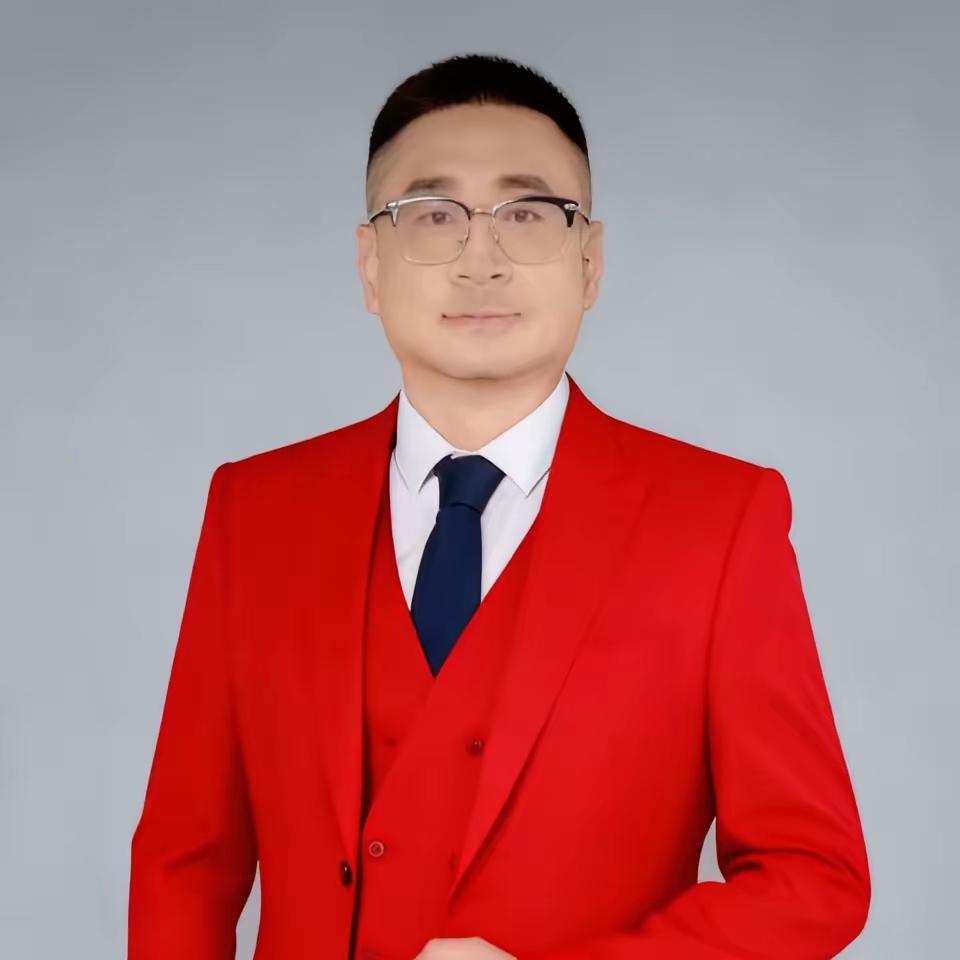 云昊这阵子几乎没怎么休息。

他带着姥姥去体检，后面总有人跟着。连上厕所都有人盯