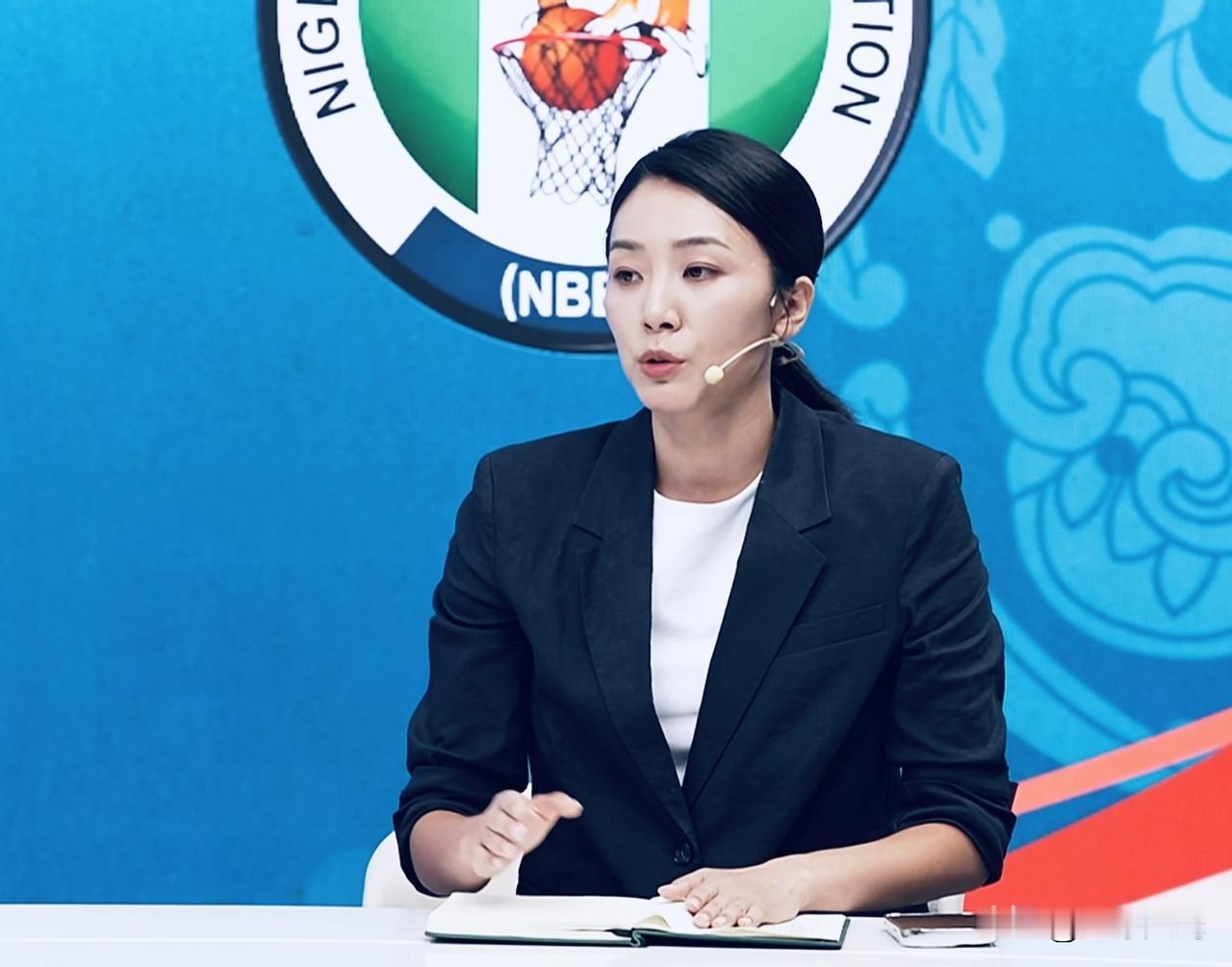 第一美女赵爽姐说女篮热身赛
中国女篮与尼日利亚女篮的热身赛，在海口五源河打响，爽
