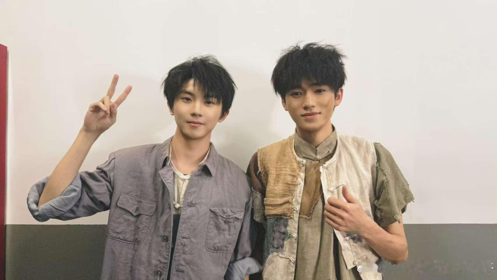 宋亚轩说马嘉祺是勇敢又坚定的哥哥 宋亚轩晒与马嘉祺毕业大戏合照 宋亚轩说马嘉祺是