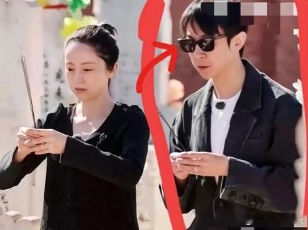 张维伊去墓地拜爸妈还带着墨镜， 其实根本不是装或者演戏， 也不是对父母不孝顺，其