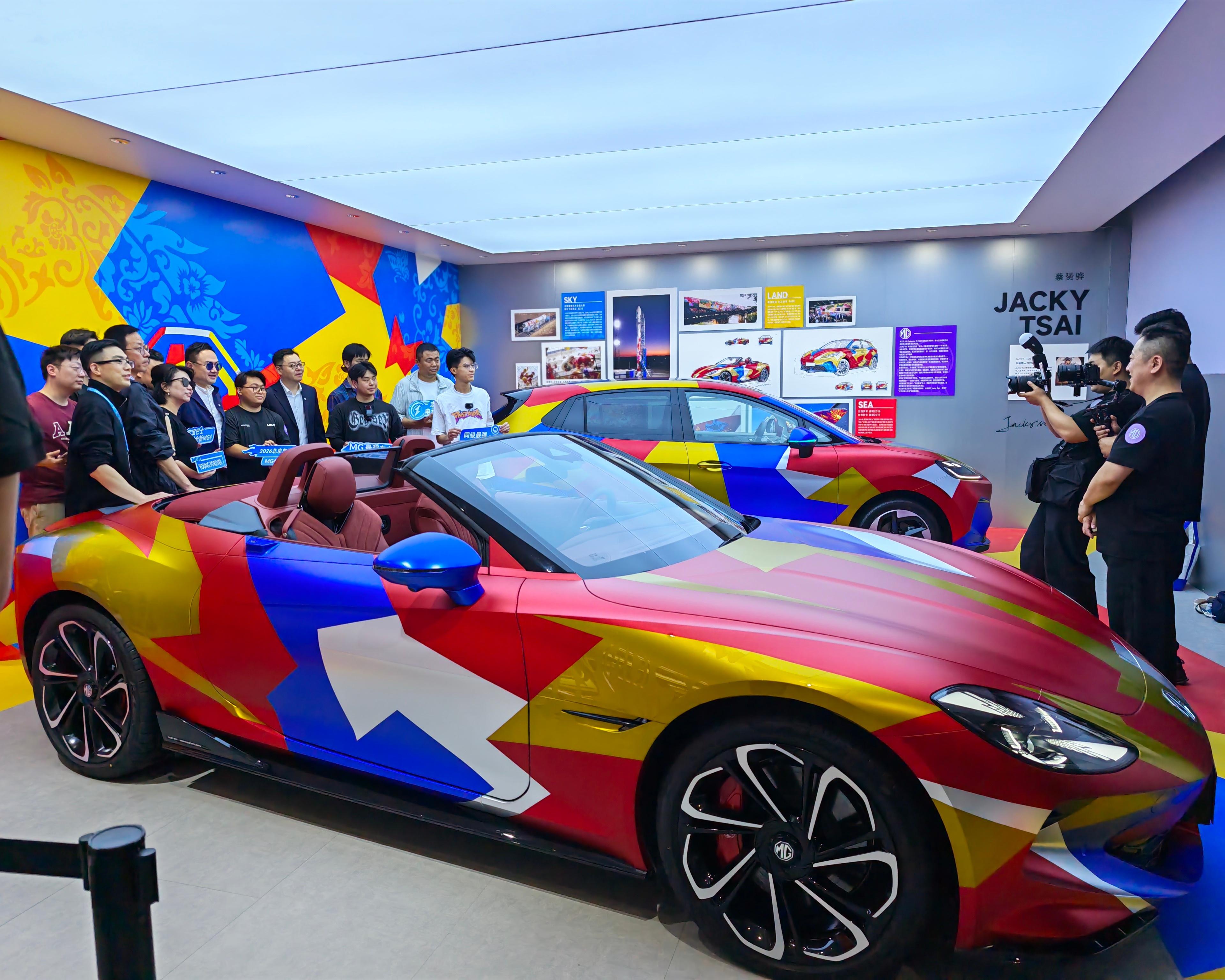 两厢纯电市场又杀疯了！2026款MG4在北京车展正式上市，限时补贴价6.58万起