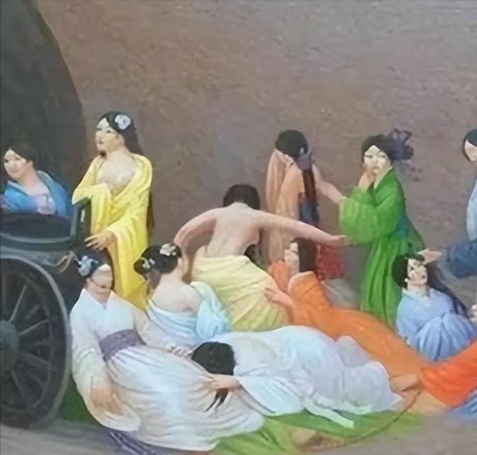 许多人以为殉葬就是活人被强行推进地宫，在封闭后哭喊绝望，事实上，为了生存，他们可
