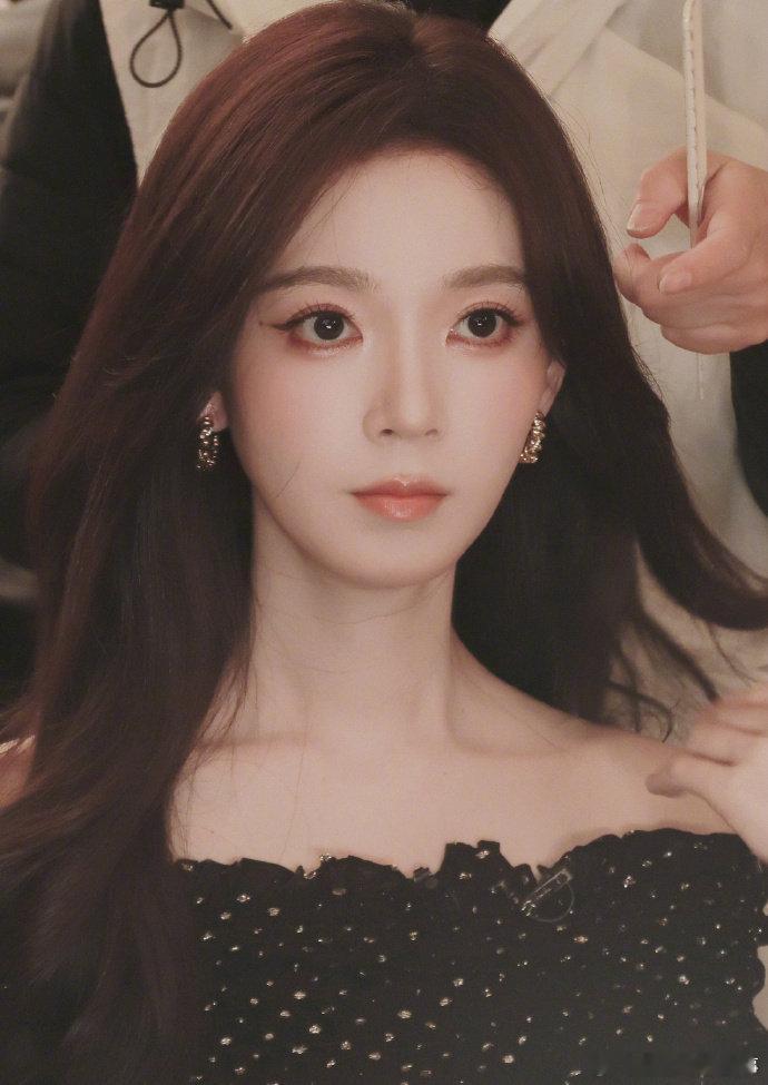 陈瑶女性应放手做喜欢的事跟着陈瑶一起拒绝自我设限，勇敢奔赴热爱，每一位女性都能在