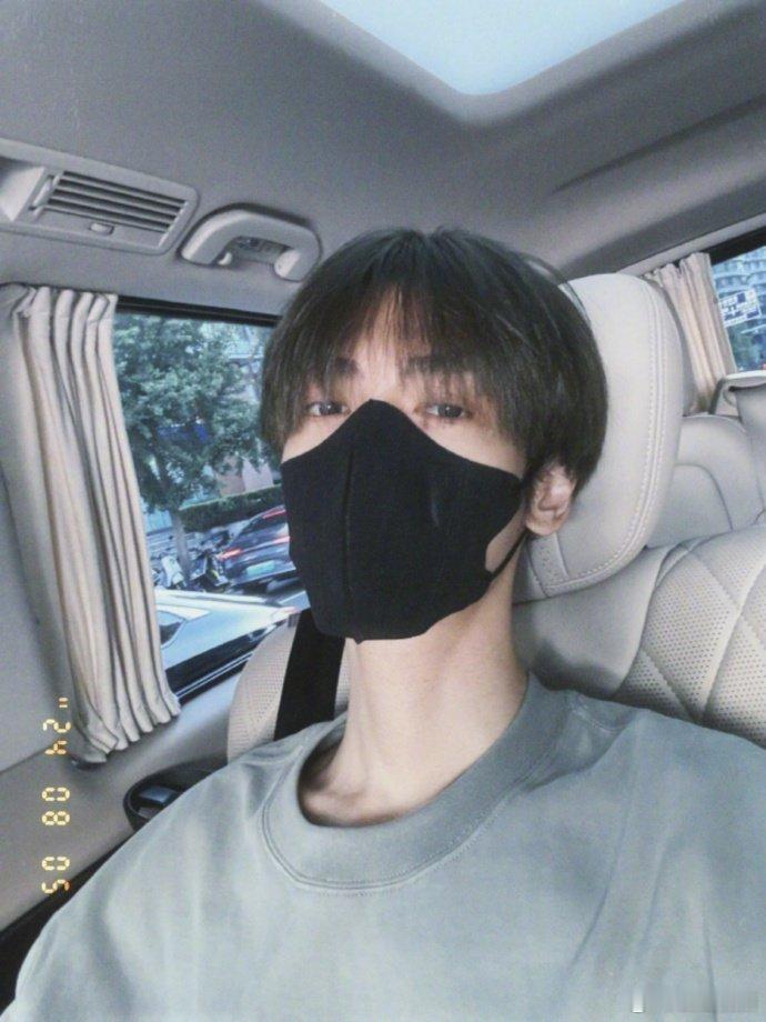 #罗云熙新发色好A#罗云熙你小子这么帅不要命了，这次的顺毛新发色怎么能够a到这种