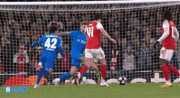 拿什么拯救你，阿森纳阿森纳是英超唯一四线争冠的队伍（联赛杯、足总杯、欧冠、英超）