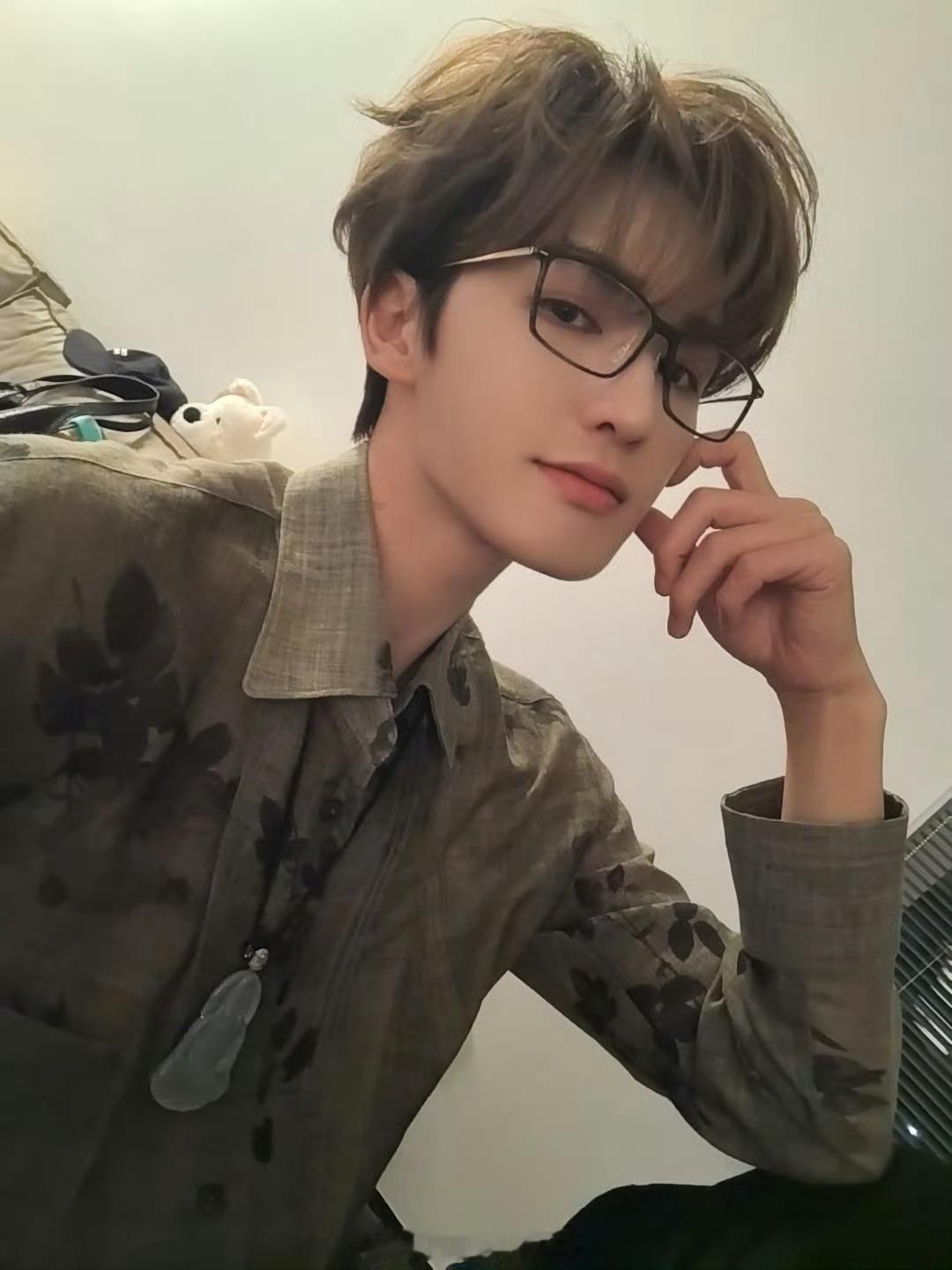 朱正廷 zzt朱正廷愤怒的老虎 zzt朱正廷苏洋 我似素胚青瓷为你裂出，那些宿命