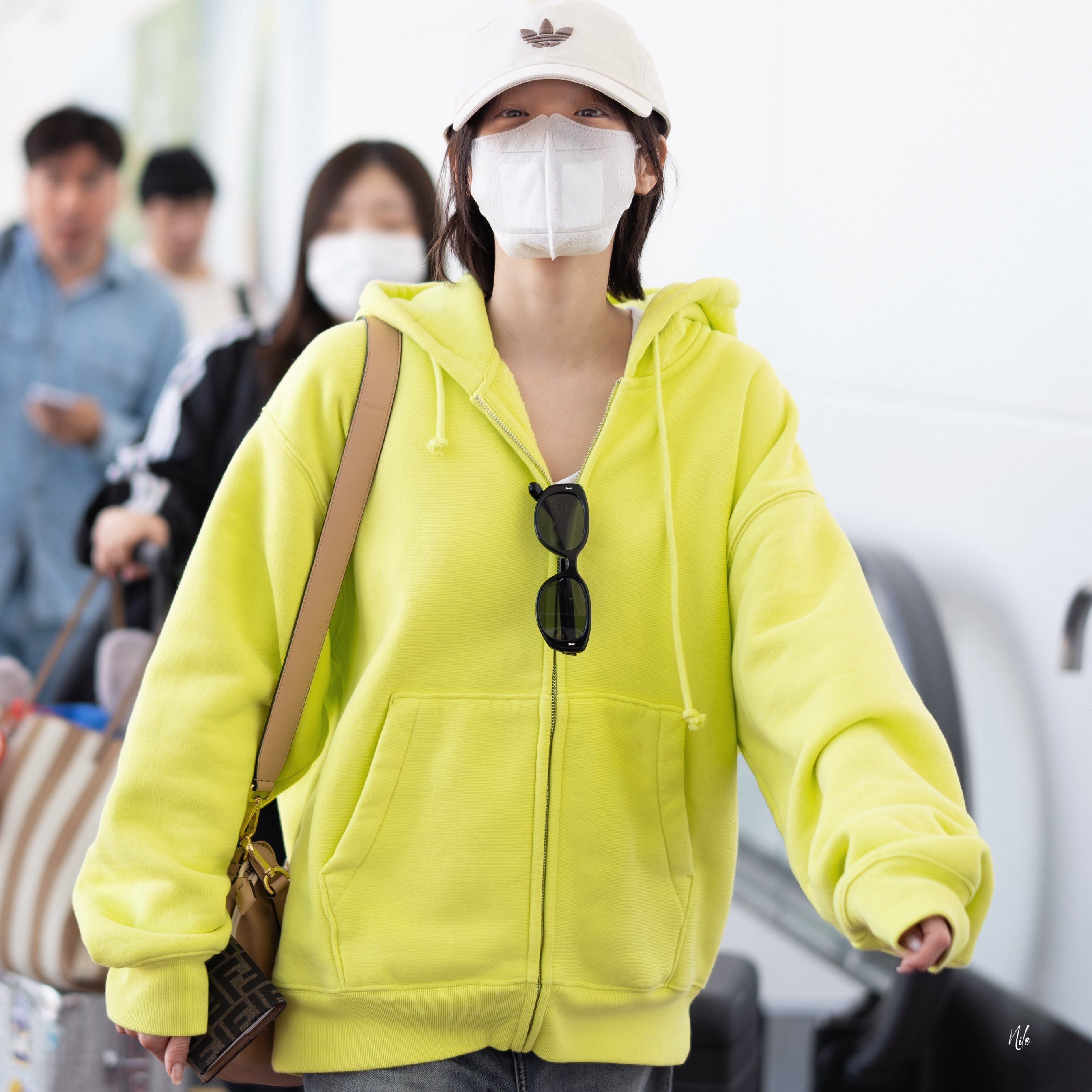 宋雨琦  阿迪达斯品牌代言人宋雨琦   260619 HND Arrival好萌